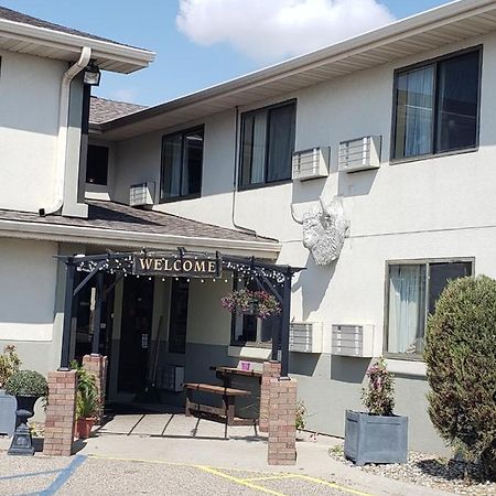 Bison Plains Lodge Moorhead Bagian luar foto