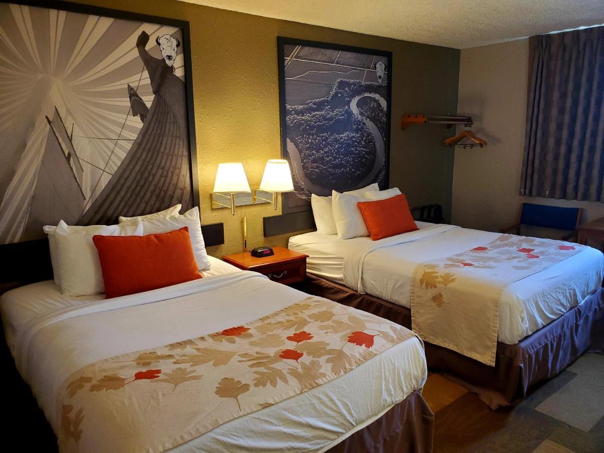 Bison Plains Lodge Moorhead Bagian luar foto