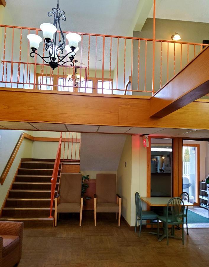 Bison Plains Lodge Moorhead Bagian luar foto